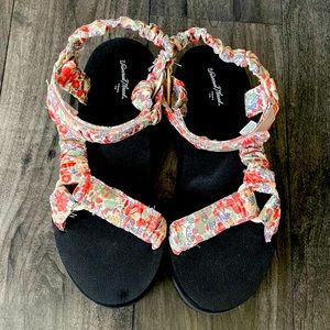 Universal Threads Woman’s 7 Sandals